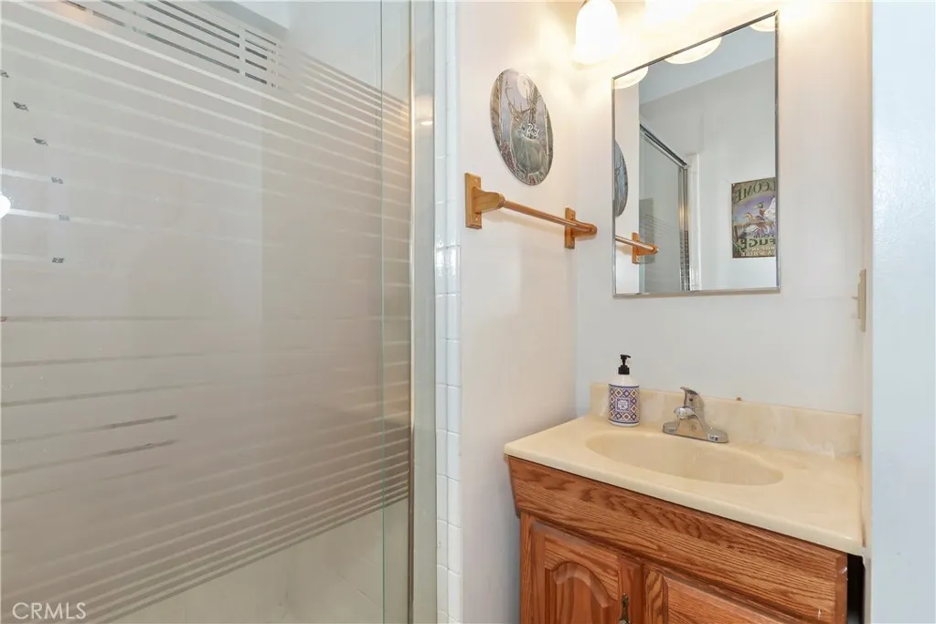 24194 Zurich, Crestline, California 92325 home-pic-40