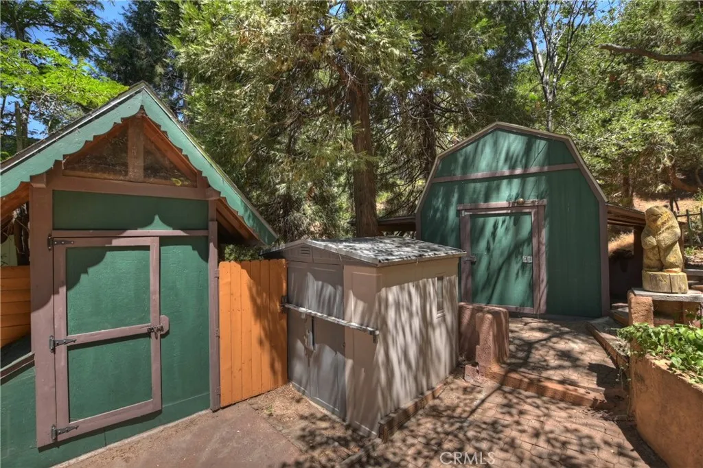24194 Zurich, Crestline, California 92325 home-pic-18