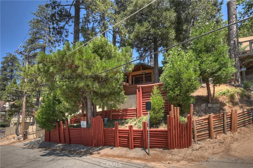 24194 Zurich, Crestline, California 92325 home-pic-3