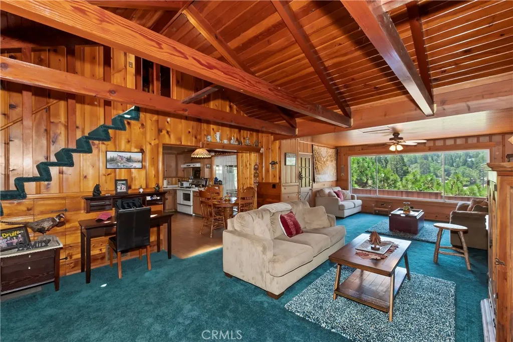 24194 Zurich, Crestline, California 92325 home-pic-36
