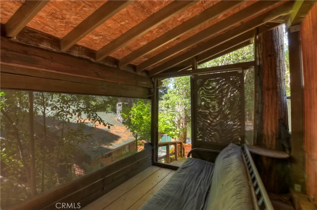 24194 Zurich, Crestline, California 92325 home-pic-15