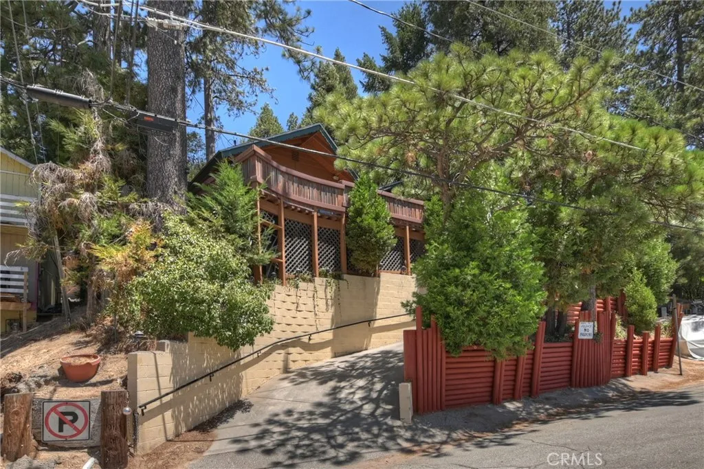 24194 Zurich, Crestline, California 92325 home-pic-10