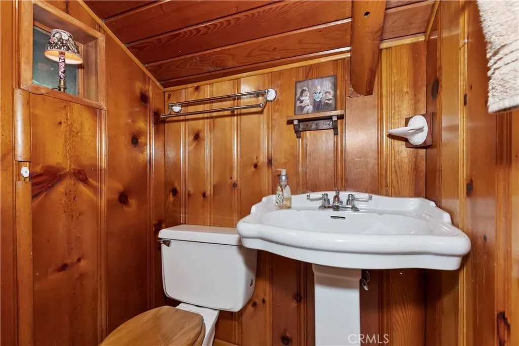 24194 Zurich, Crestline, California 92325 home-pic-44