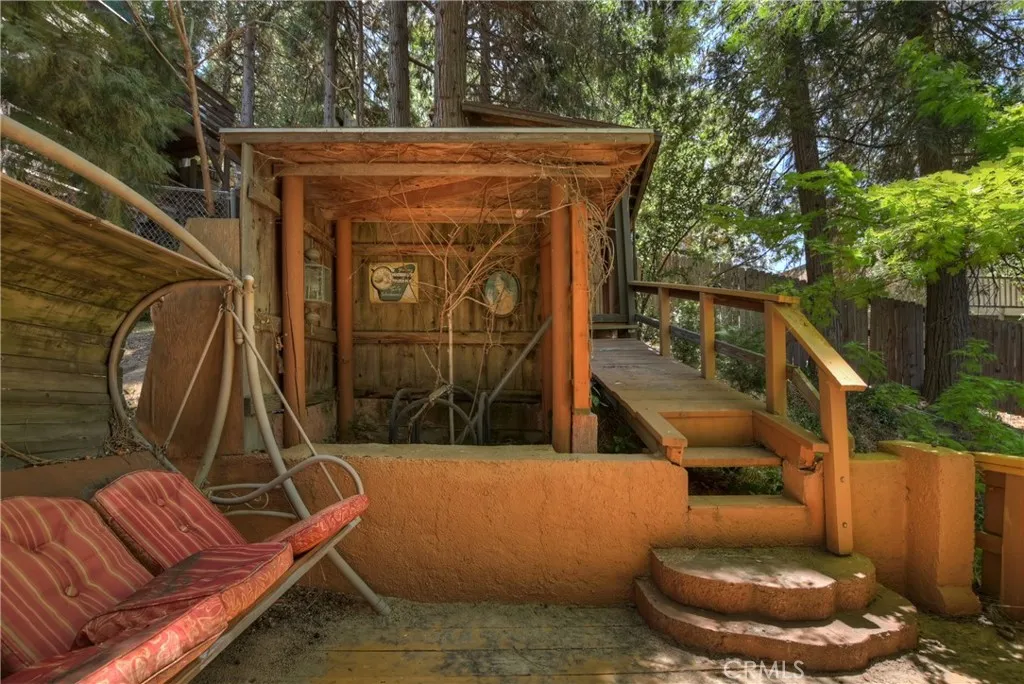 24194 Zurich, Crestline, California 92325 home-pic-14