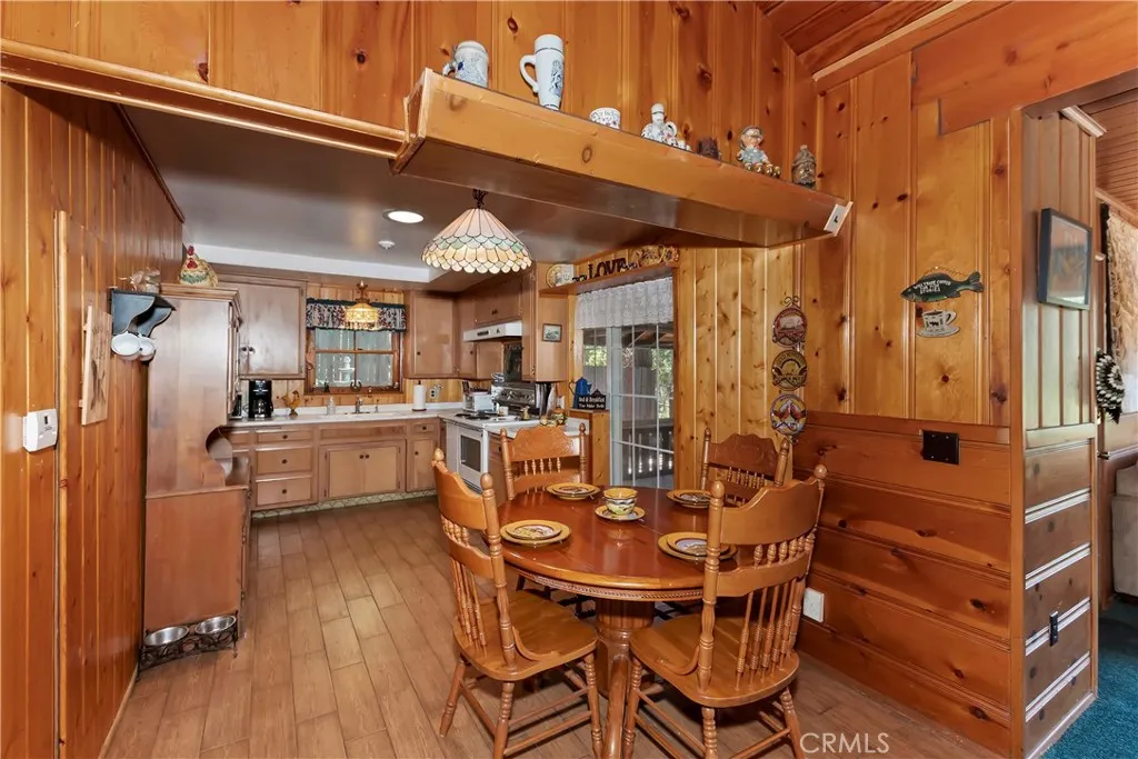 24194 Zurich, Crestline, California 92325 home-pic-31