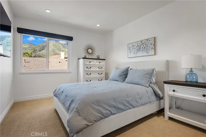 3793 Calle Linda Vista, Newbury Park, California 91320