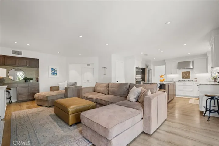 3793 Calle Linda Vista, Newbury Park, California 91320