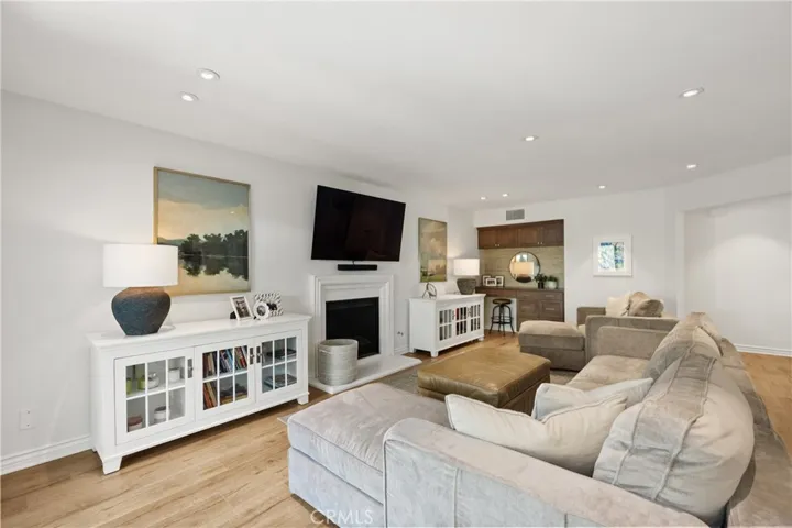 3793 Calle Linda Vista, Newbury Park, California 91320