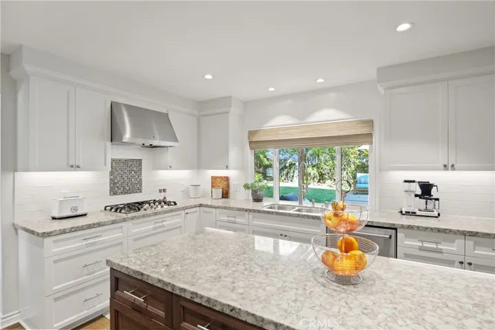 3793 Calle Linda Vista, Newbury Park, California 91320