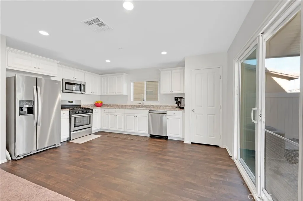 29382 Marblewood Court, Winchester, California 92596 home-pic-13