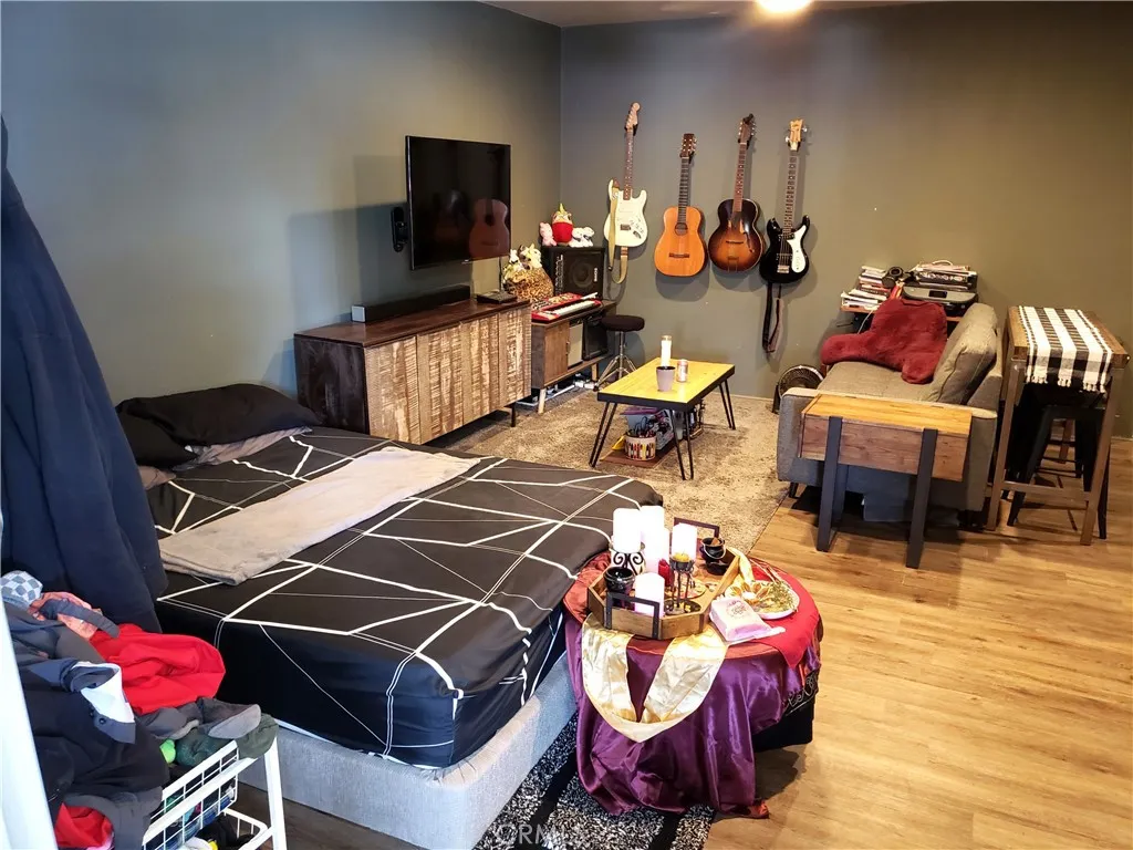 8110 Brownstone Street, Sunland, California 91040 home-pic-35