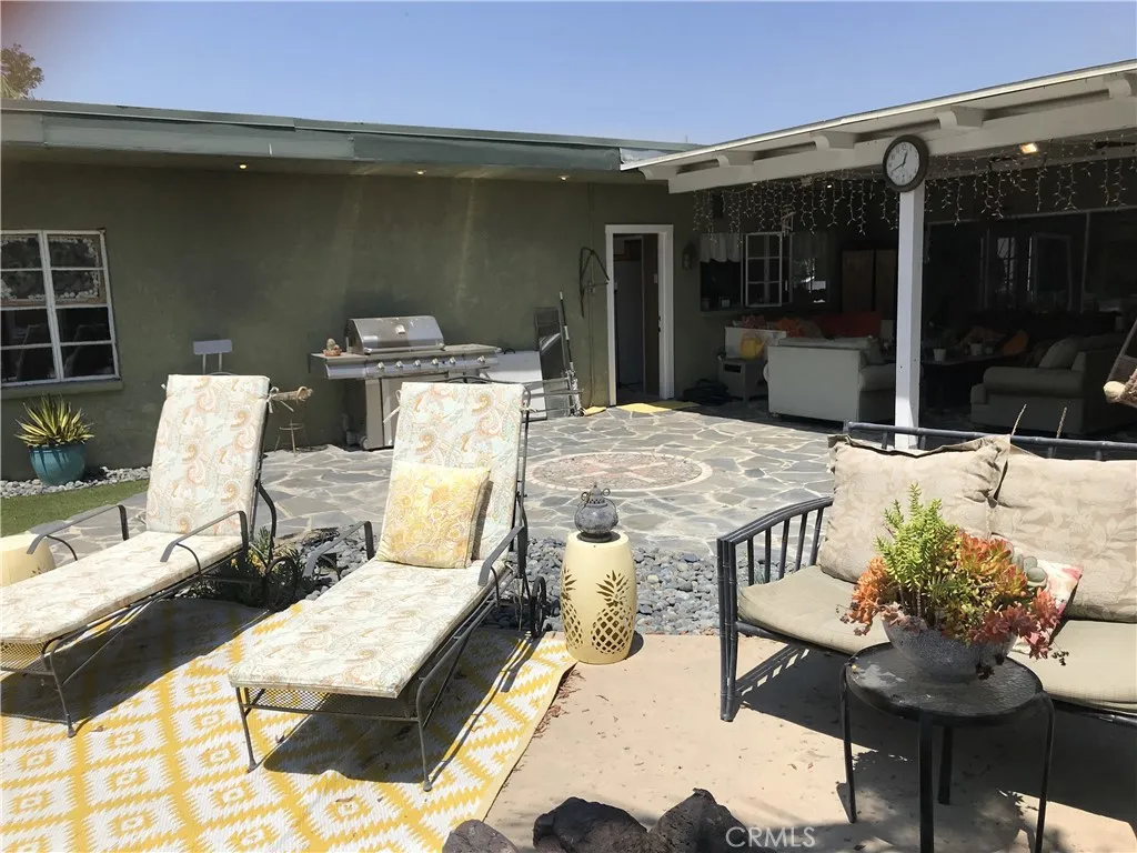 8110 Brownstone Street, Sunland, California 91040 home-pic-15