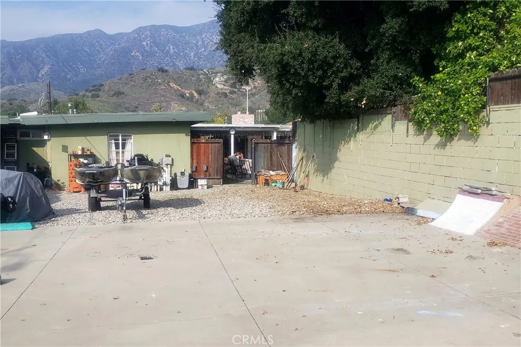 8110 Brownstone Street, Sunland, California 91040 home-pic-39
