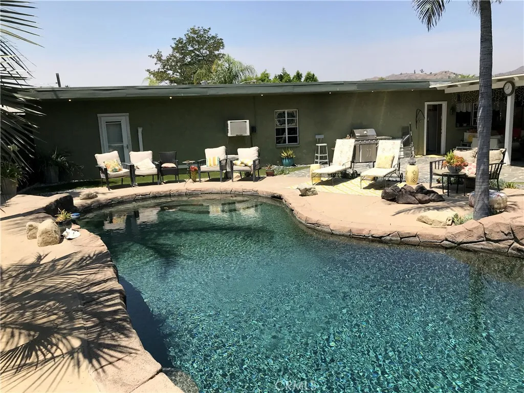 8110 Brownstone Street, Sunland, California 91040 home-pic-17