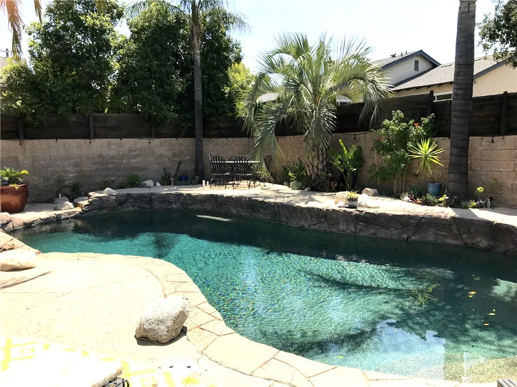8110 Brownstone Street, Sunland, California 91040 home-pic-16