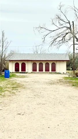 Detached garage/workshop