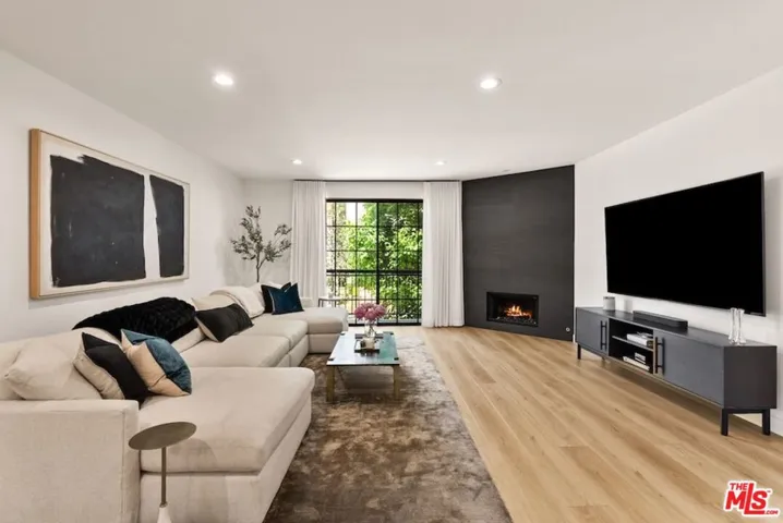 Beautiful Living w FP