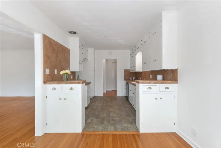 Lot's of cabinet space in the kitchen.