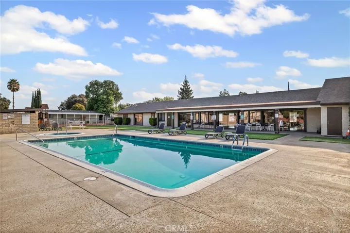 Community pool