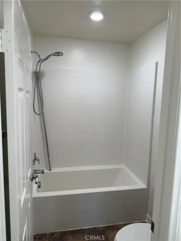Upstairs shared hallway bath