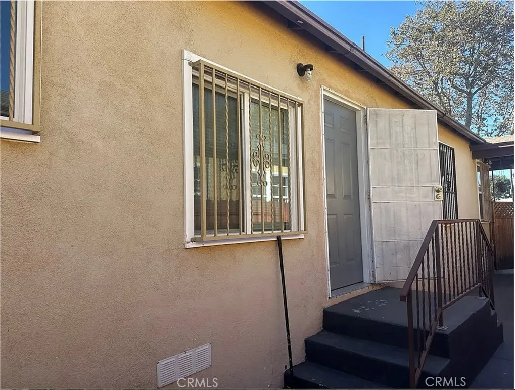 644 E 88th, Los Angeles, California 90002 home-pic-20