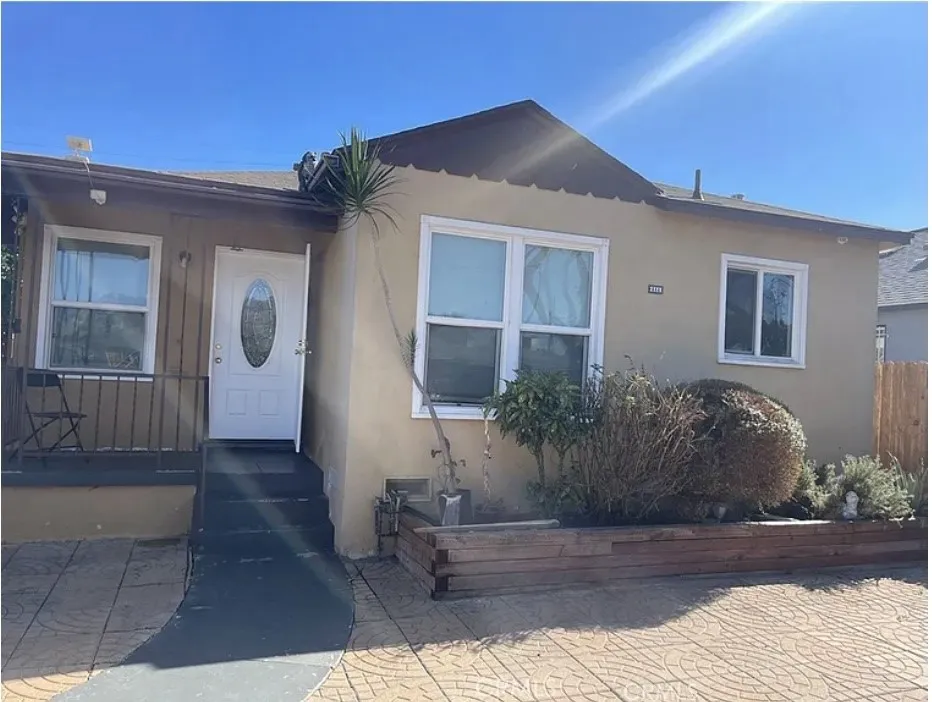 644 E 88th, Los Angeles, California 90002 home-pic-2