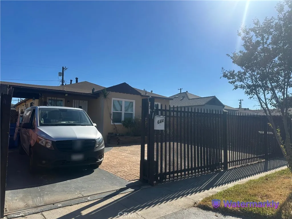 644 E 88th, Los Angeles, California 90002 home-pic-1