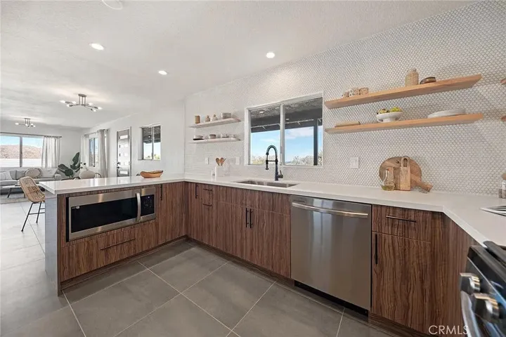 083032143681bf505ff4341964343543-uncropp