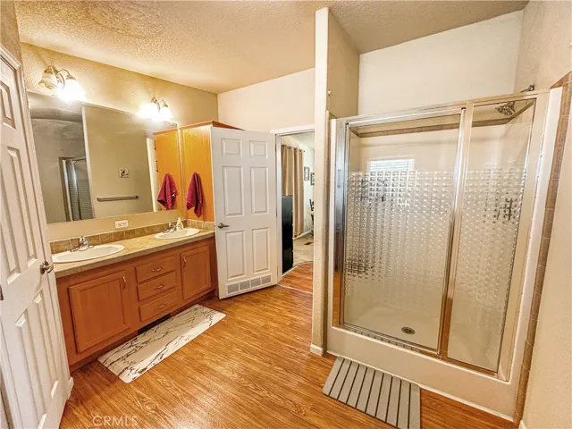 Master Bedroom Bathroom