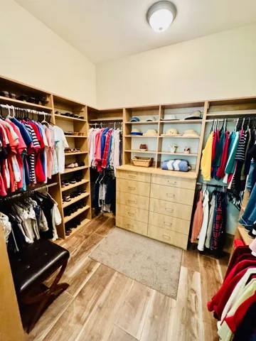 Walk in closet