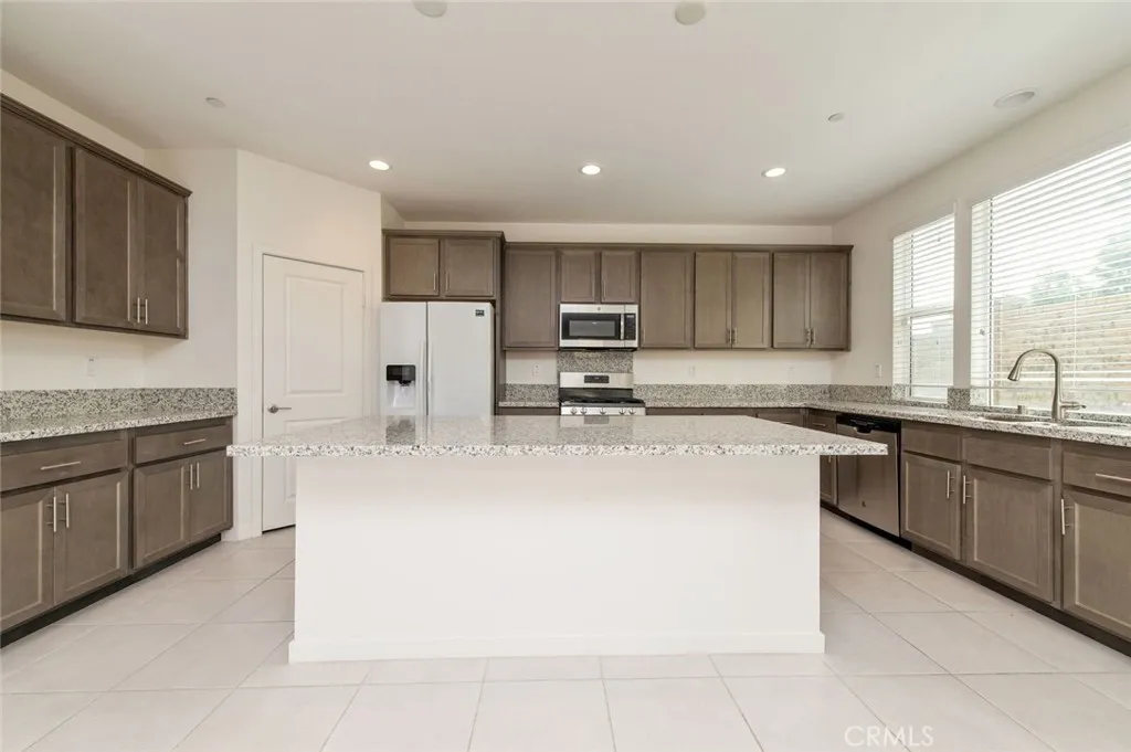 2838 E Clementine, Ontario, California 91762 home-pic-6