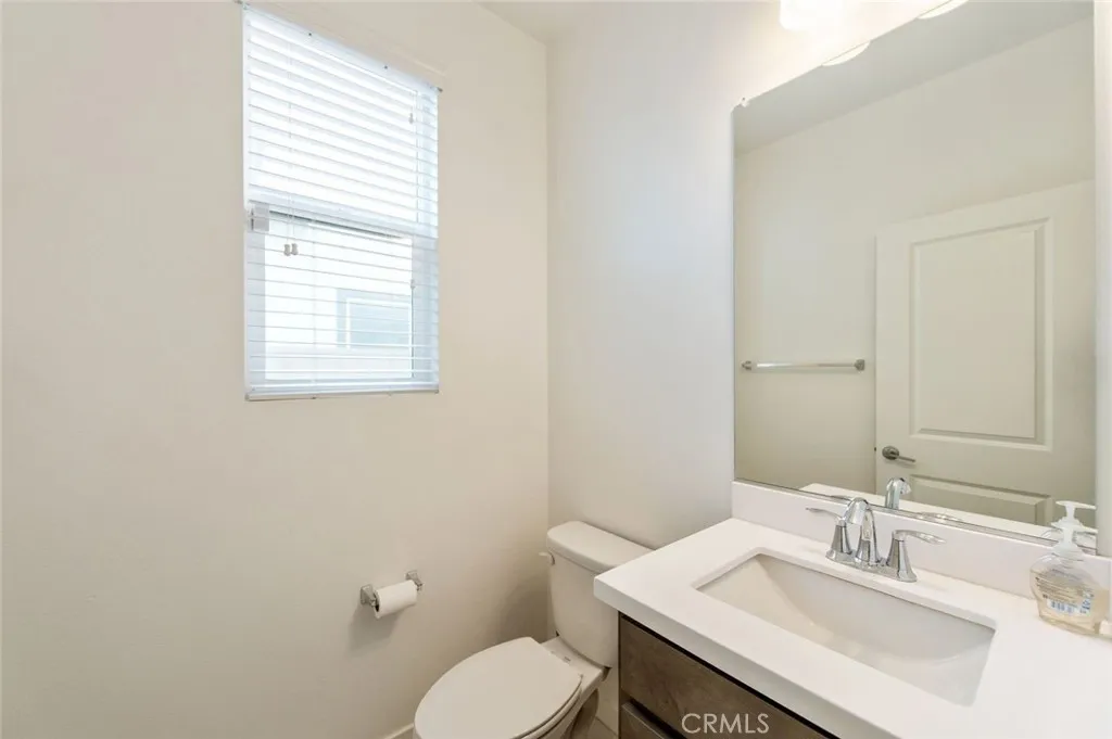 2838 E Clementine, Ontario, California 91762 home-pic-5