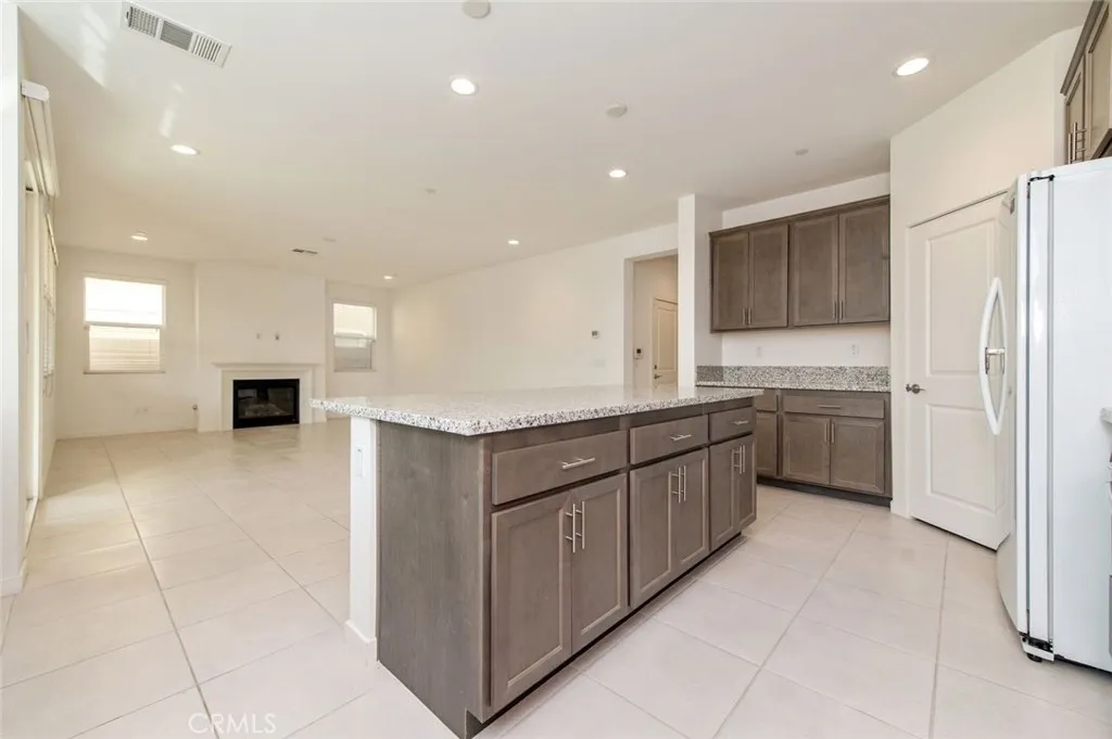 2838 E Clementine, Ontario, California 91762 home-pic-9