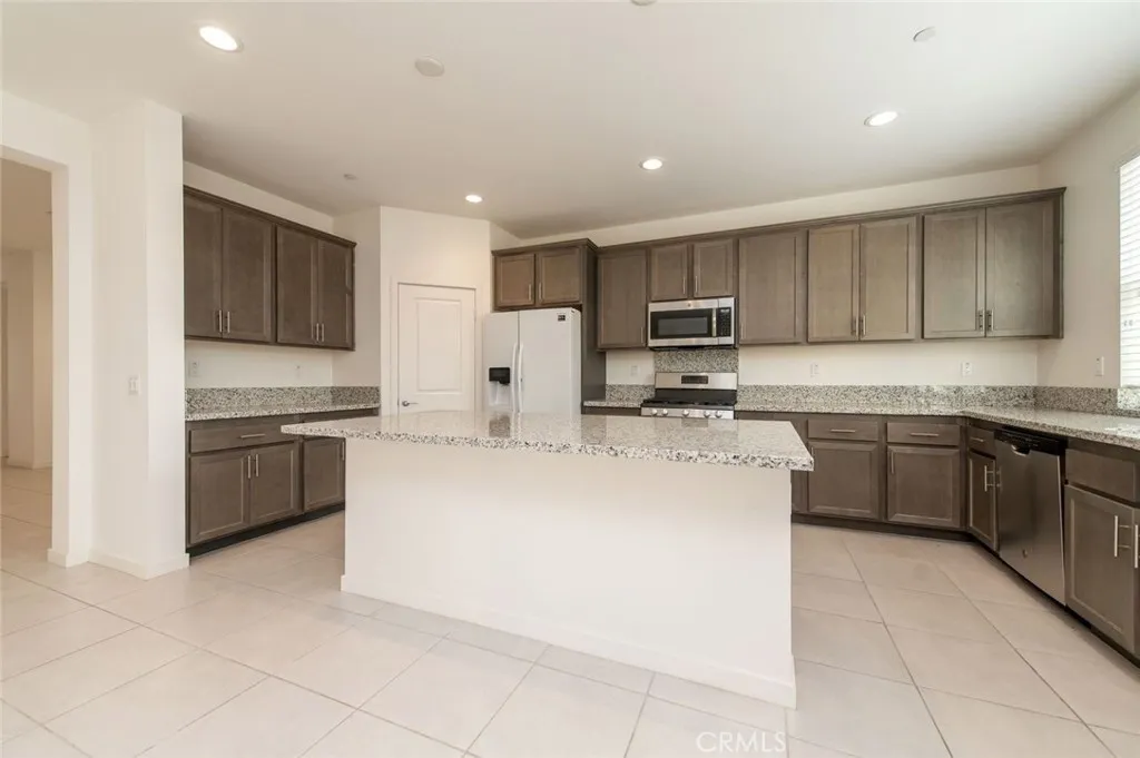 2838 E Clementine, Ontario, California 91762 home-pic-8