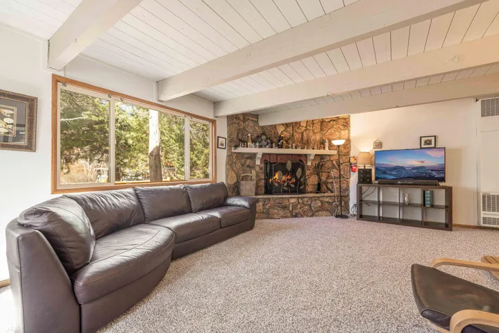 Livingroom1-