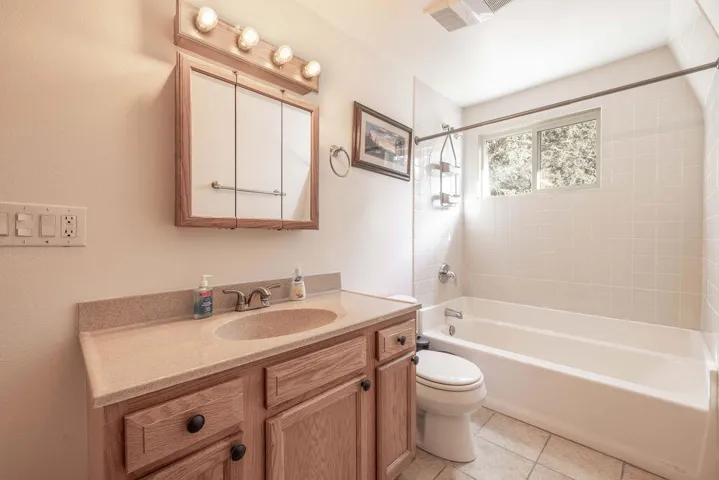 1stBathroom1-