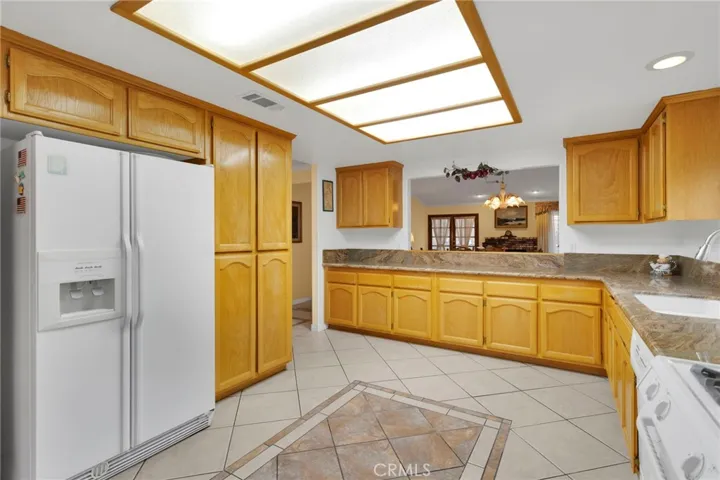 13287 Sea Gull Drive, Victorville, California 92395
