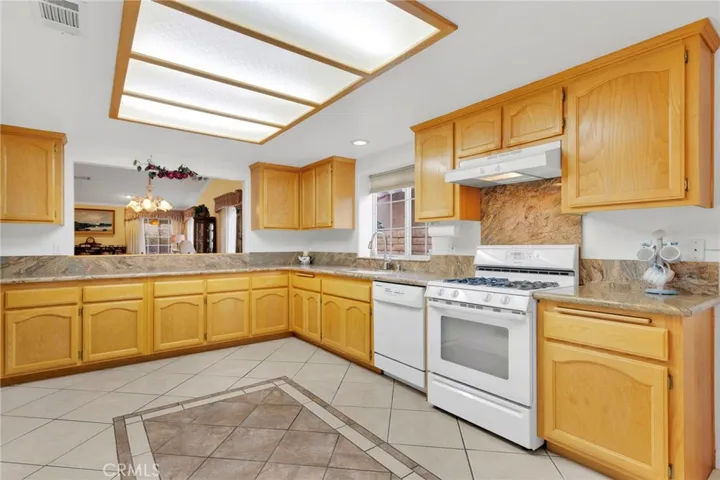 13287 Sea Gull Drive, Victorville, California 92395