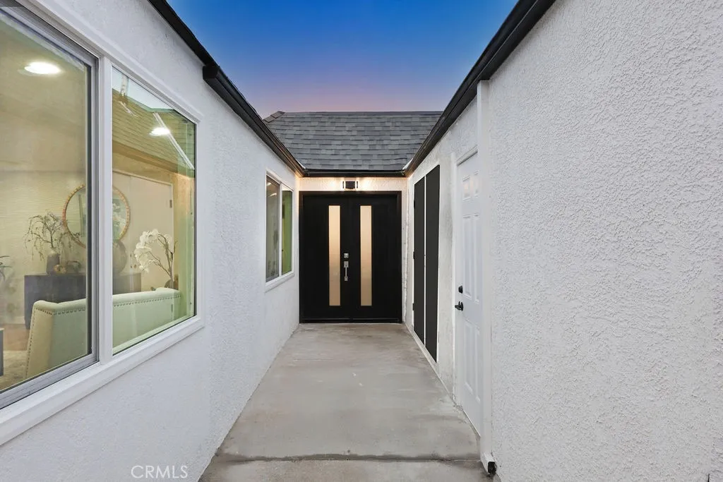 916 N West, Anaheim, California 92801 home-pic-3