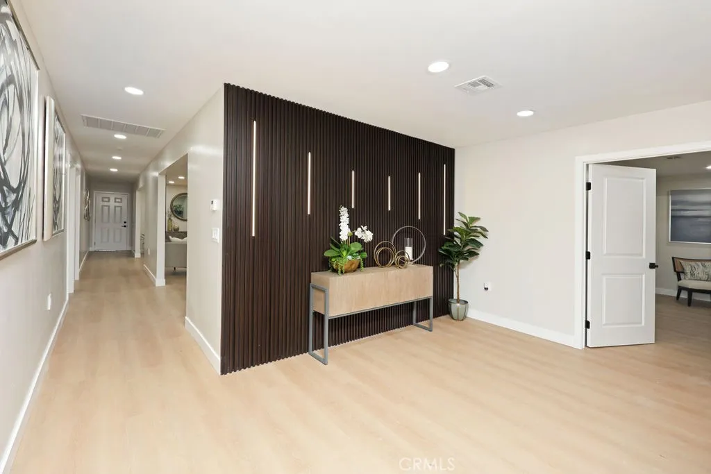 916 N West, Anaheim, California 92801 home-pic-5