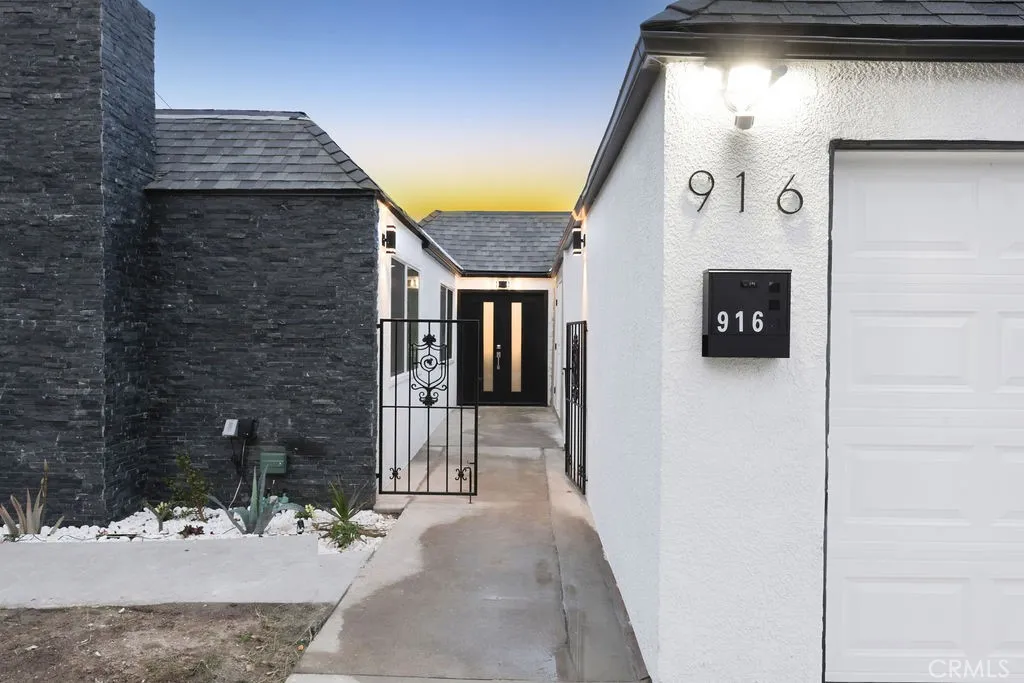 916 N West, Anaheim, California 92801 home-pic-2