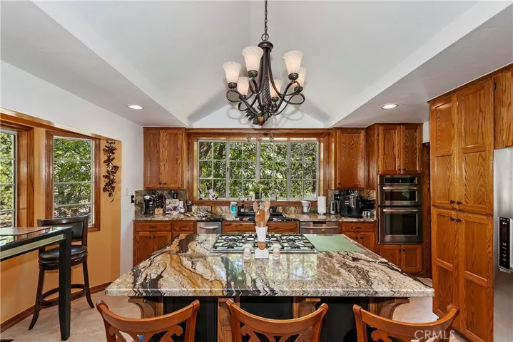 Kitchen Breakfast Bar