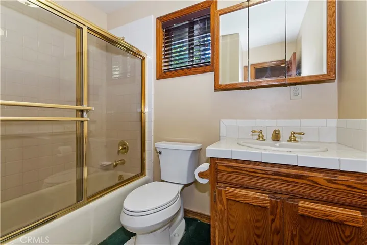 Top Level Full Bathroom