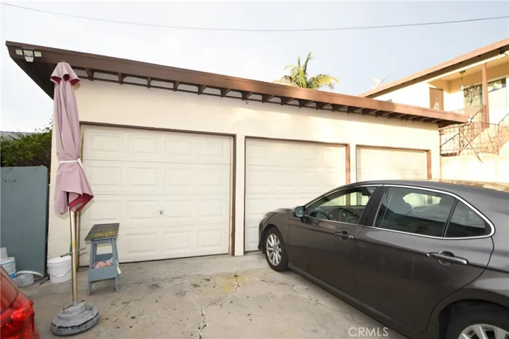 GARAGES