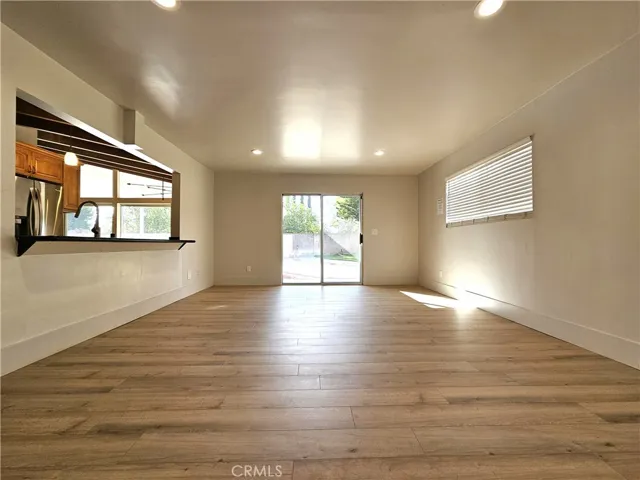 FAMILY ROOM ((CAN EASILY BE JADU))