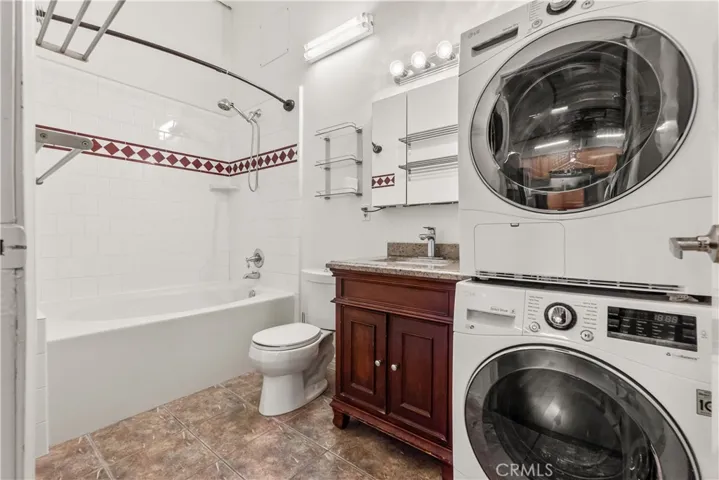 Large Tub and Stacked Washer/Dryer