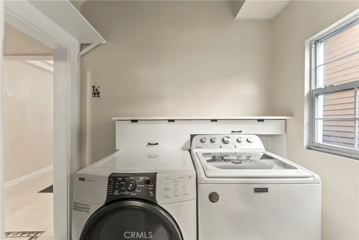 in-unit washer dryer