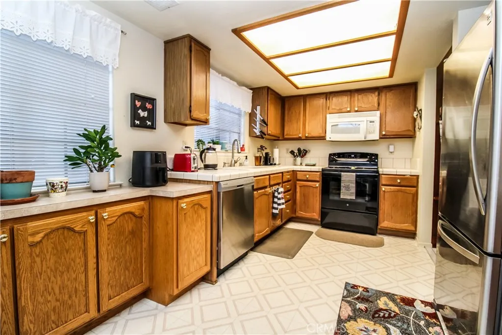 19065 Elm, Apple Valley, California 92308 home-pic-9