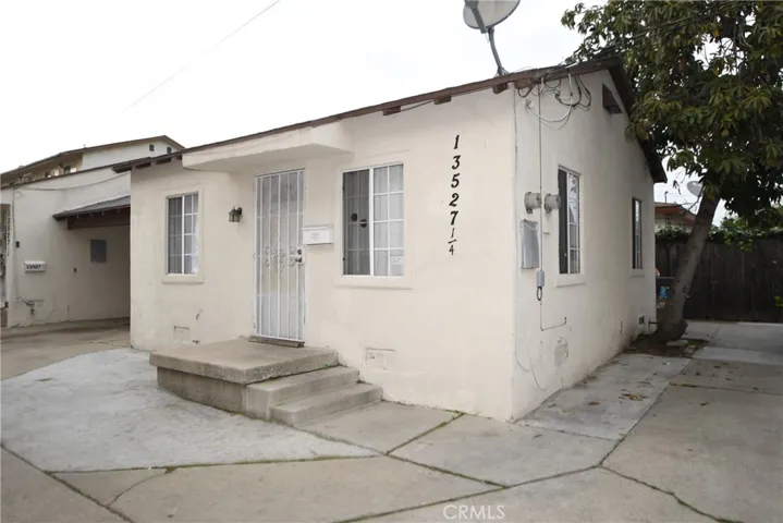 13525 Kornblum Avenue, Hawthorne, California 90250
