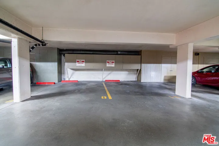 Garage parking spaces and stor